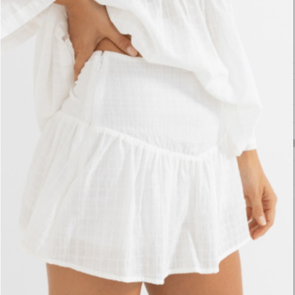 Rhythm Taggie Frill Skort - Picture 2 of 2